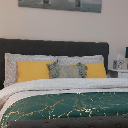 Lovely 2-Bed House In The Heart Of Woodhouse Leeds Leeds  Ngoại thất bức ảnh