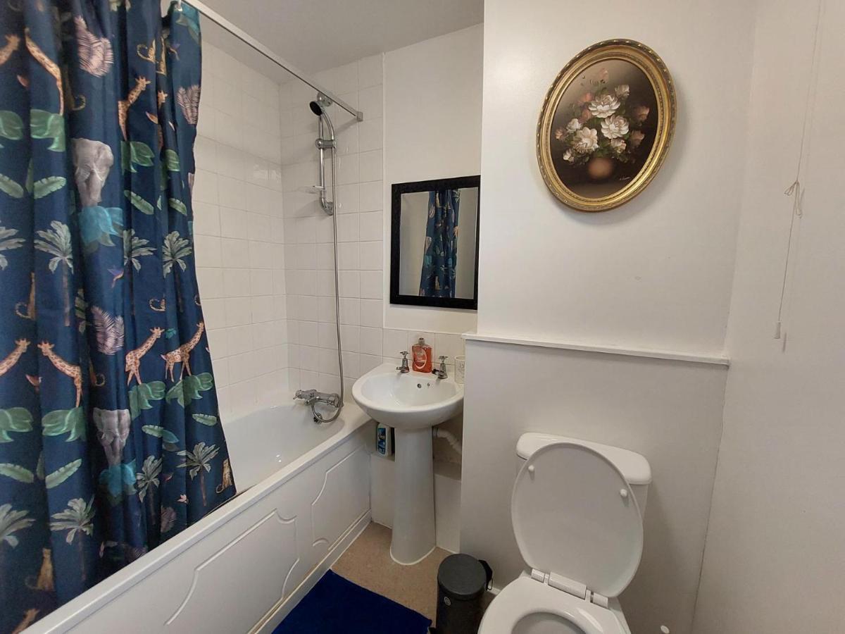 Lovely 2-Bed House In The Heart Of Woodhouse Leeds Leeds  Ngoại thất bức ảnh