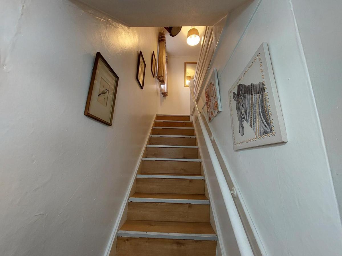 Lovely 2-Bed House In The Heart Of Woodhouse Leeds Leeds  Ngoại thất bức ảnh