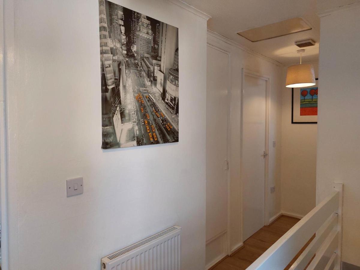 Lovely 2-Bed House In The Heart Of Woodhouse Leeds Leeds  Ngoại thất bức ảnh