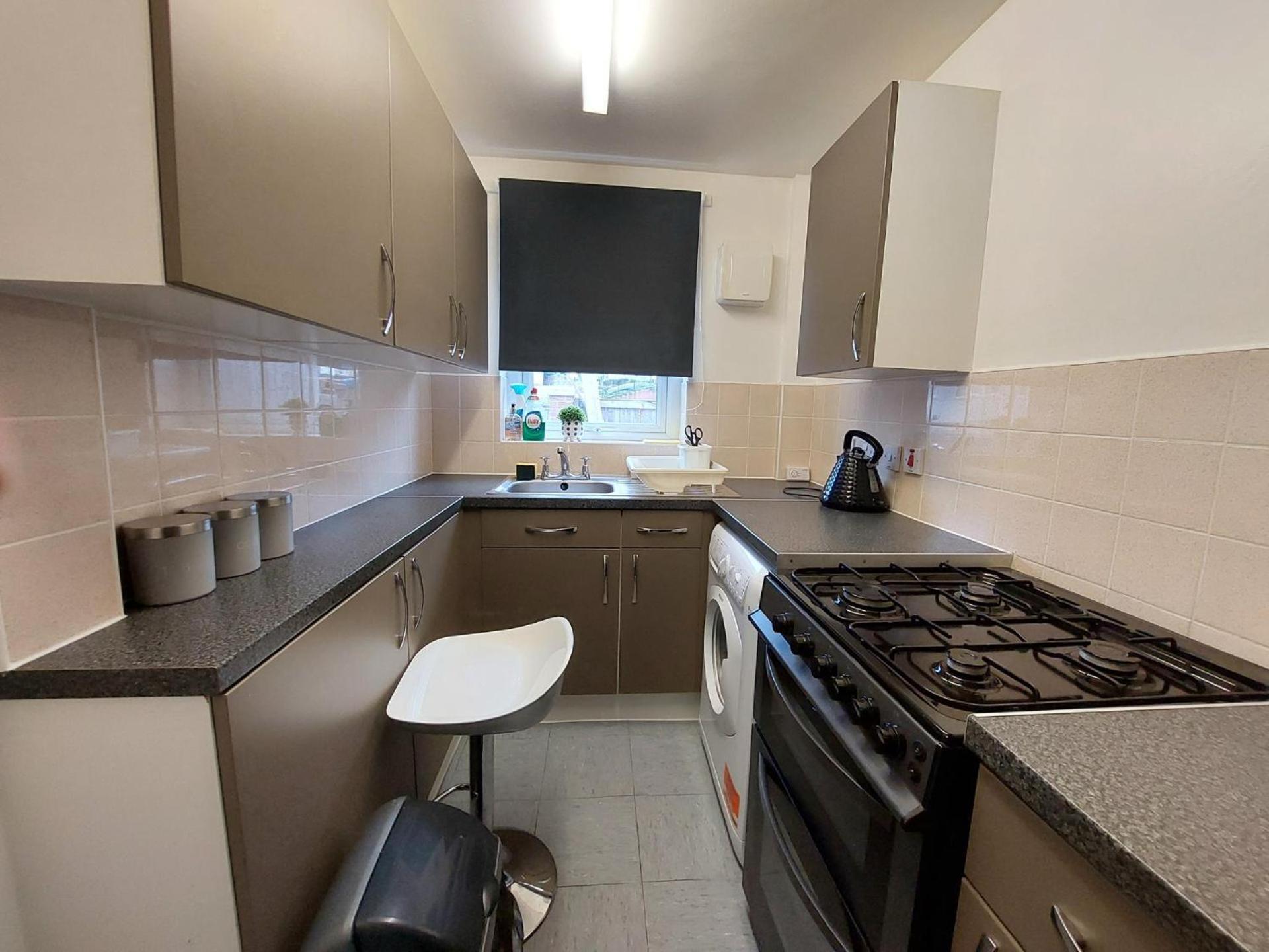 Lovely 2-Bed House In The Heart Of Woodhouse Leeds Leeds  Ngoại thất bức ảnh