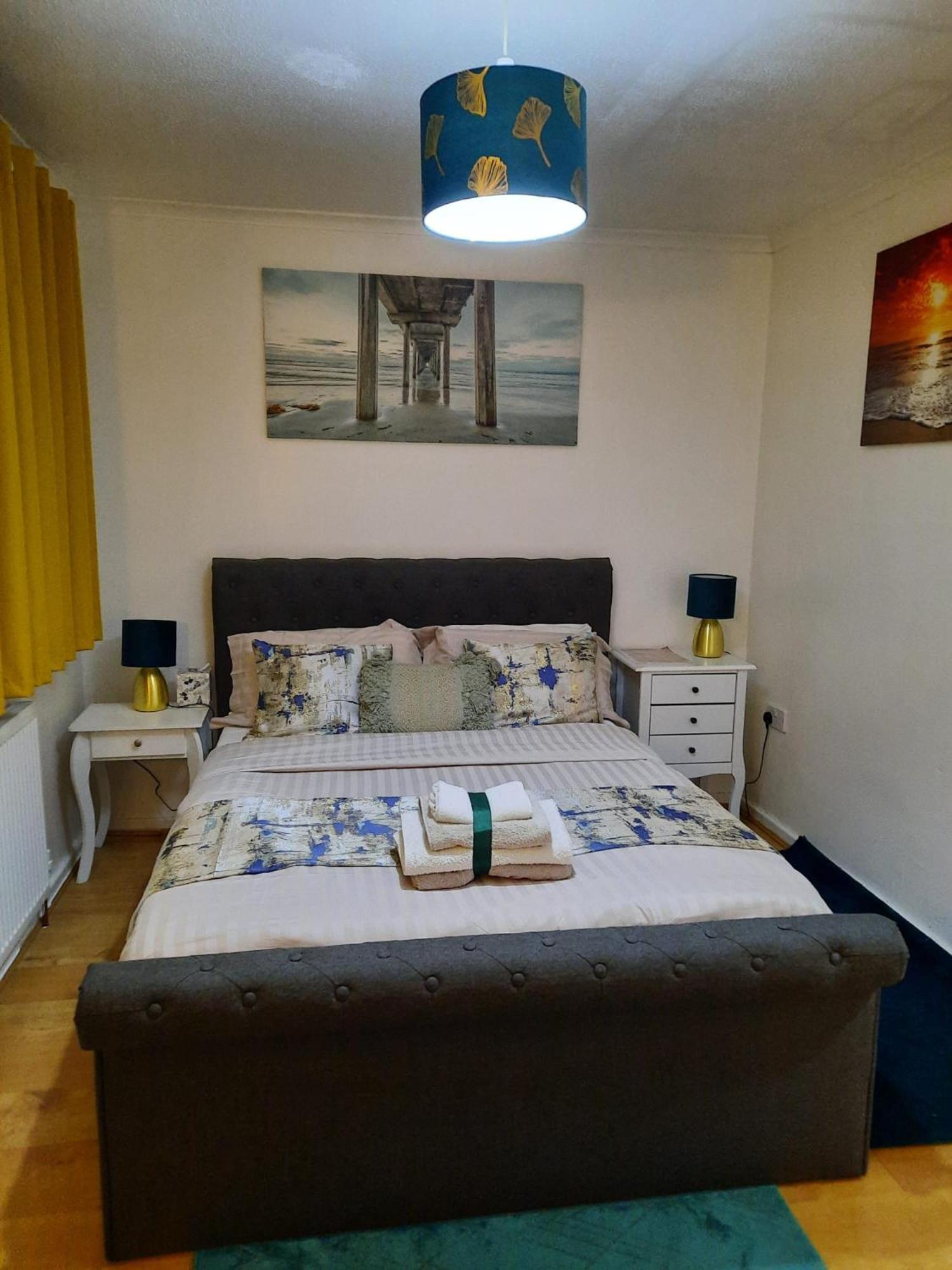 Lovely 2-Bed House In The Heart Of Woodhouse Leeds Leeds  Ngoại thất bức ảnh