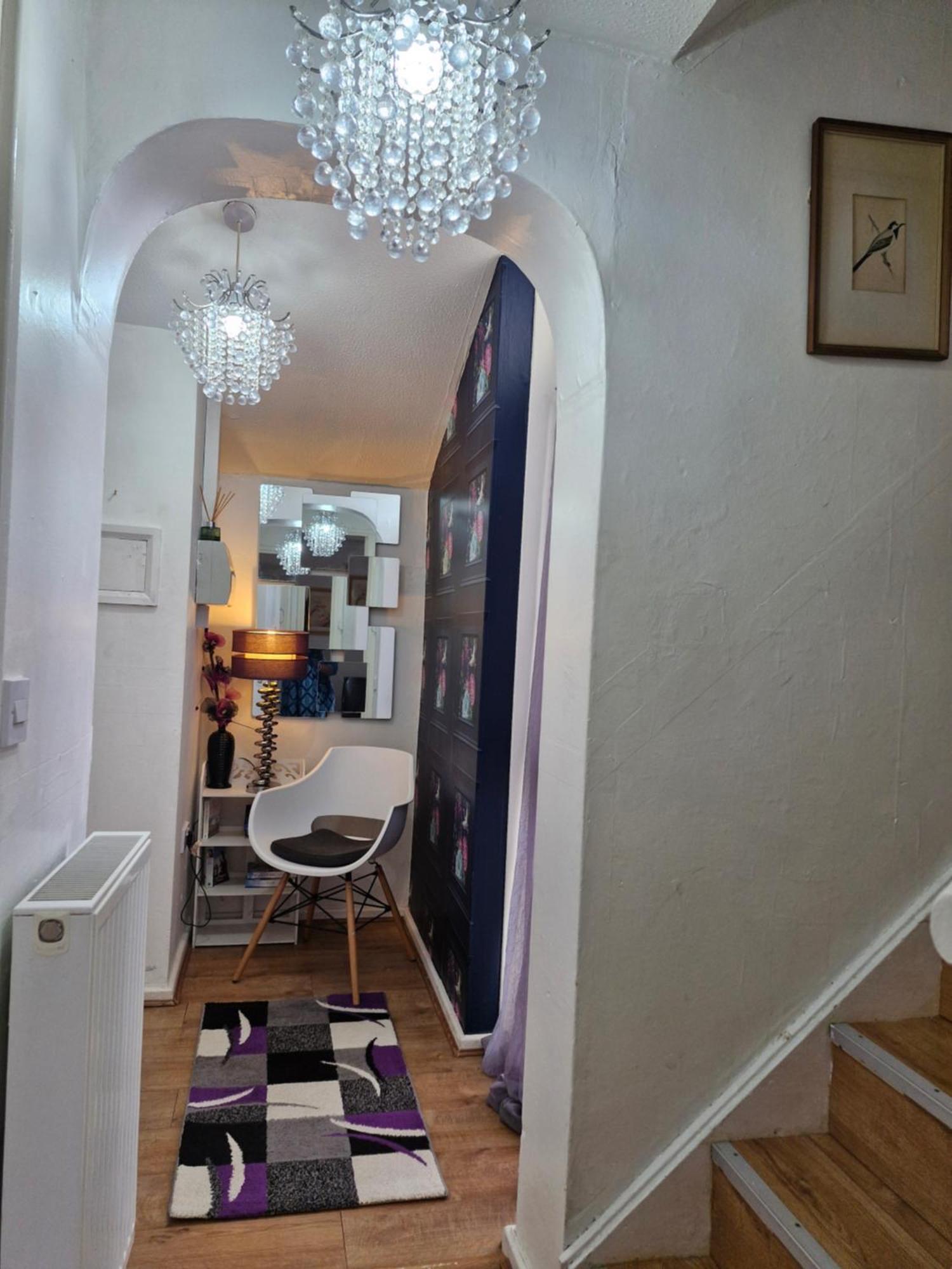 Lovely 2-Bed House In The Heart Of Woodhouse Leeds Leeds  Ngoại thất bức ảnh